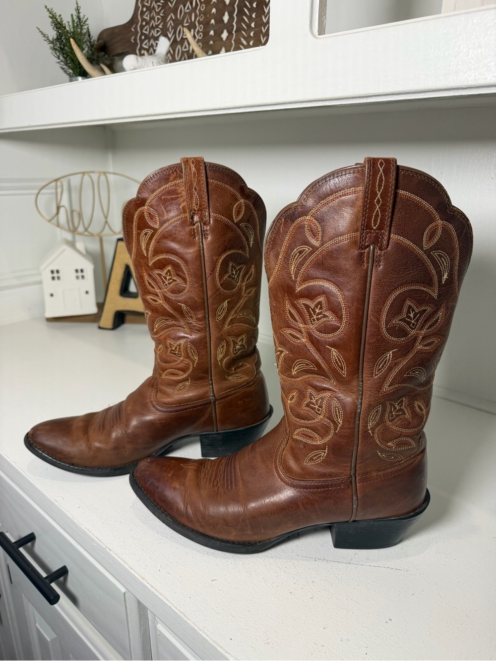 Ariat Western Cowboy Boots Women's 8B Brown Leather Embroidered Cowgirl Boots